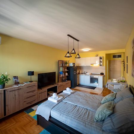 Green Apple Apartment スボティツァ エクステリア 写真