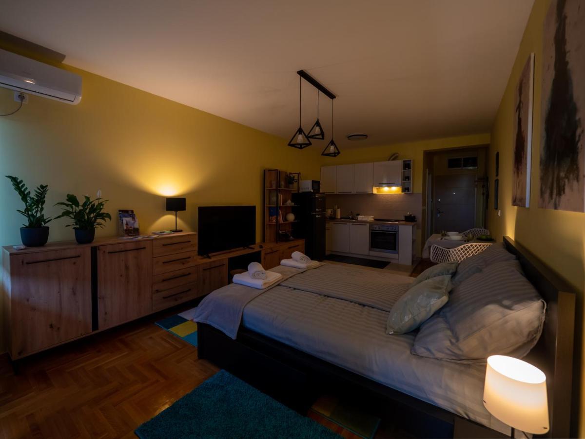 Green Apple Apartment スボティツァ エクステリア 写真